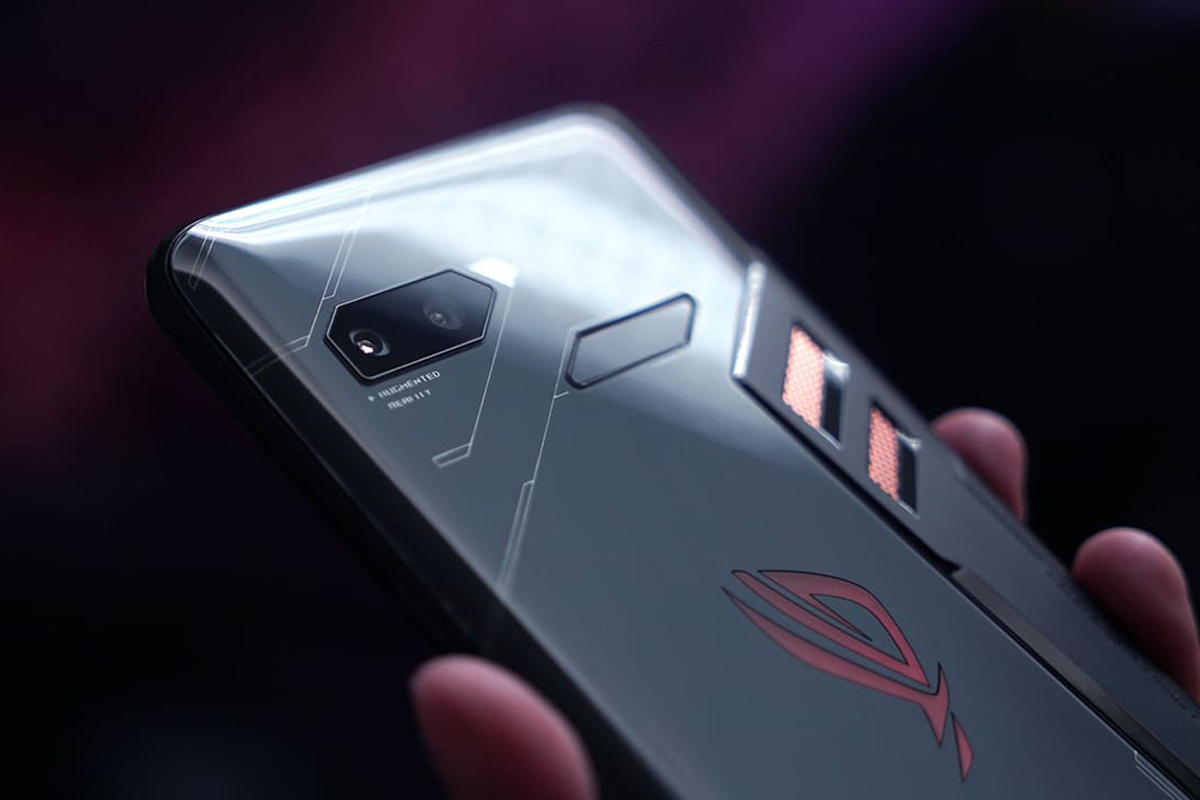 Rog phone 7 прошивка. ASUS ROG Phone xarakteristika. ПАБГ ROG Phone. ROG Phone 3 характеристики. ROG Phone 1 характеристики.