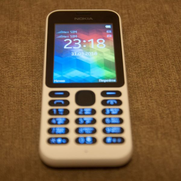 Nokia 215 не включается